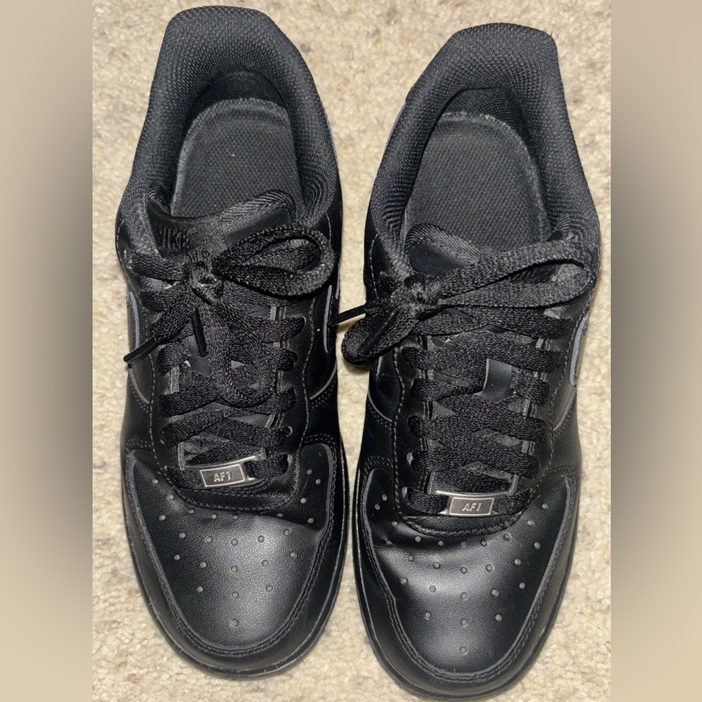 Nike womens 7.5/ mens 6 Black AF1 Sneakers